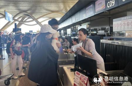 云南首只宠物旅客与主人同舱飞往深圳的温馨旅程
