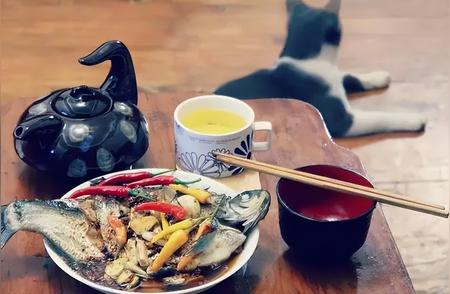 中国人与金鱼：餐桌上的文化碰撞