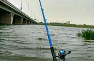 钓大鱼：手竿与带绕线轮的竿，哪个更胜一筹？