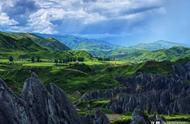 四川省甘孜州墨石公园：中国版的“冰岛”风光