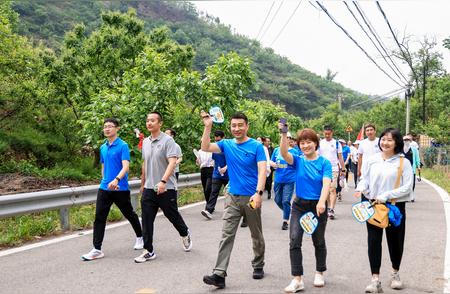 国内首条国际标准徒步大道，5000人今天健走，沿途美景尽收眼底！