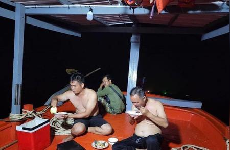 中国男子在柬埔寨钓鱼遇险，漂流3天后获救