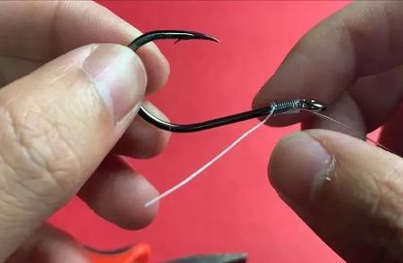 如何正确缠绕鱼钩？不同大小的鱼钩有何区别？