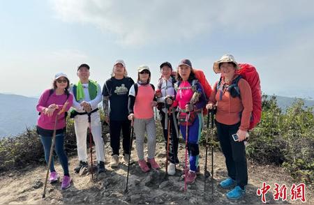 新春探秘：内地民众的香港徒步过年新趋势