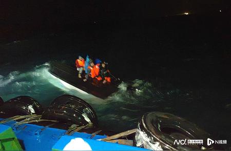 高栏岛附近沉船事件：珠海海事部门紧急出动救援
