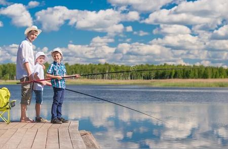 五个最佳钓点揭秘：提升你的钓鱼技巧！