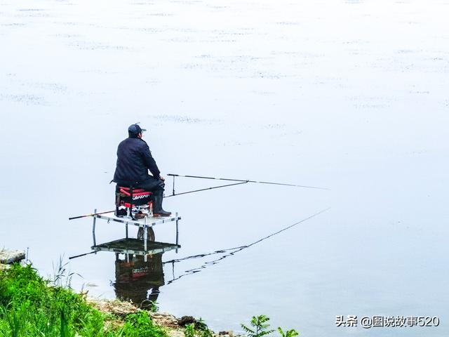 北方水城：4根钢管湖上搭个“钓鱼台”，钓鱼大爷成最厉害大爷