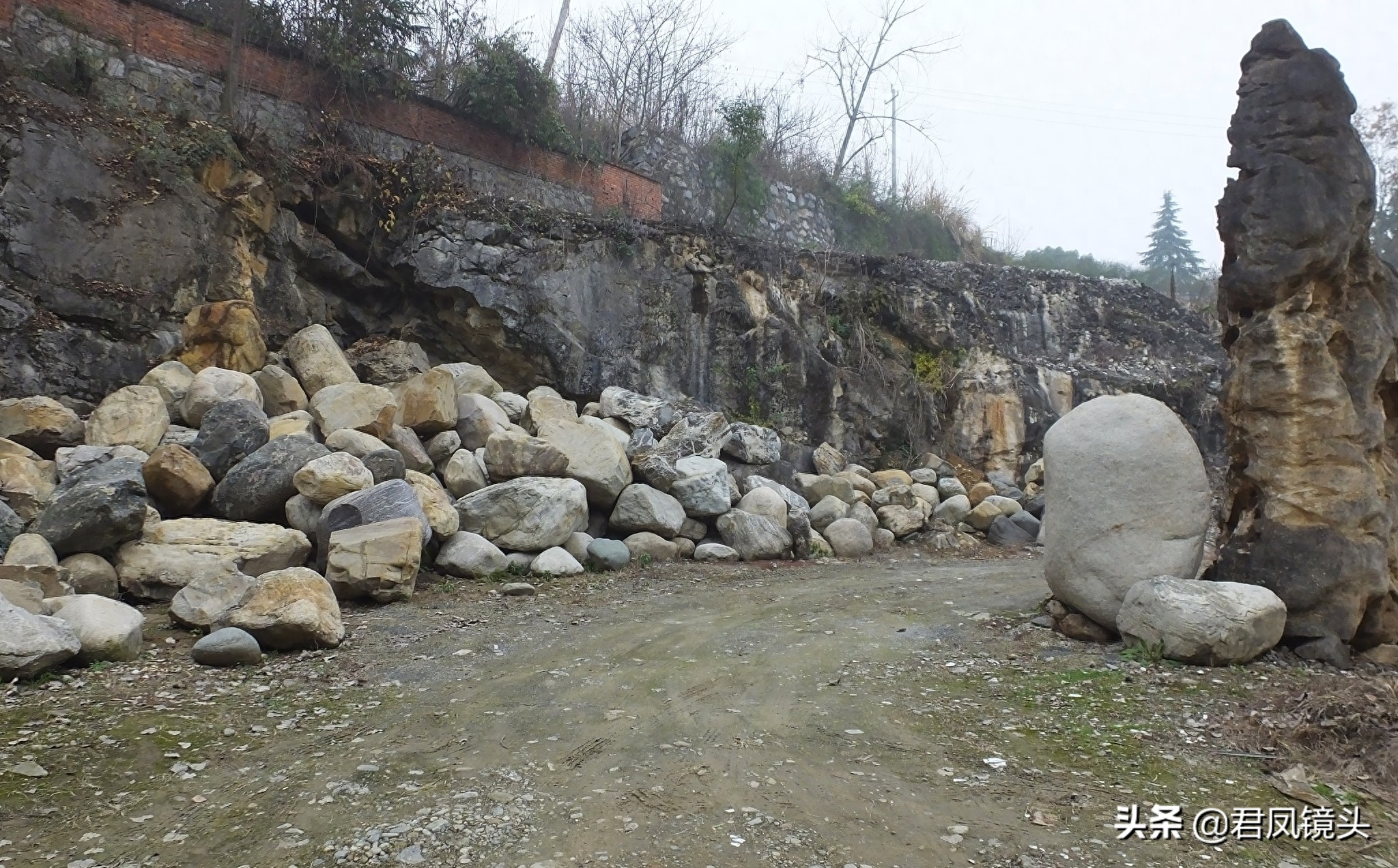 图说三峡奇石：石头图案奇特，酷似山水画